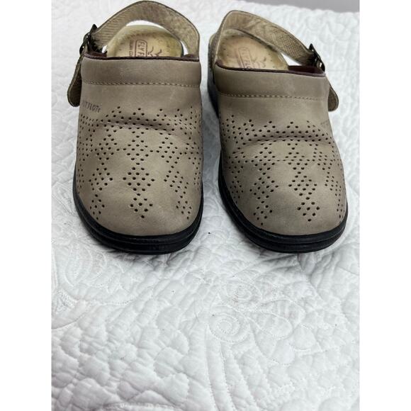 Fly Flot Women's Tan Antishock Wedge Slip On Summer Vacation Clogs - Size US 5 - Picture 5 of 11